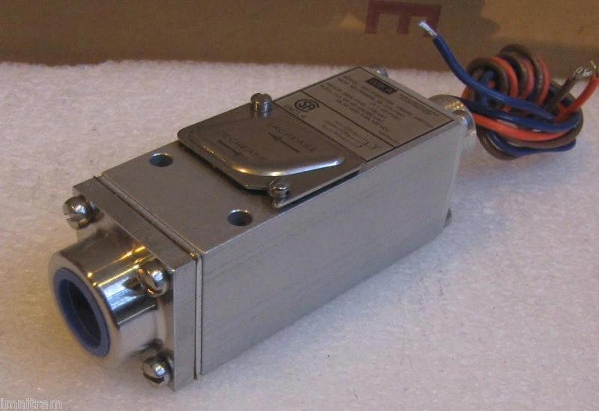 WIKA  855.20/4207964 Pressure Switch 45-375psi  SS  NEW