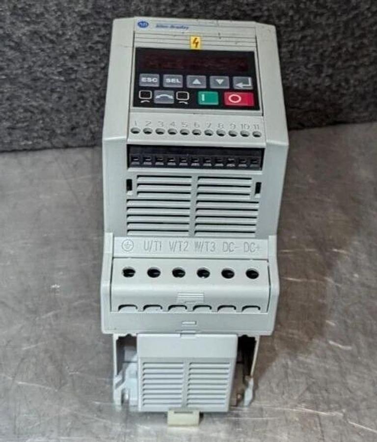 Used Allen Bradley 160-BA04NSF1  Series C  2HP  Analog