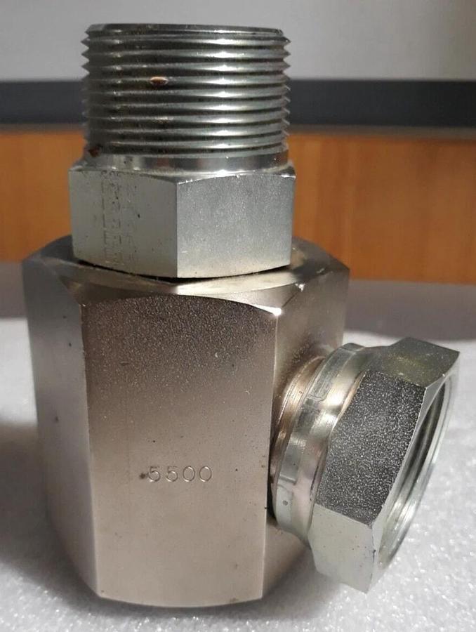 Eaton 5500 Series Swivel Joint  1"