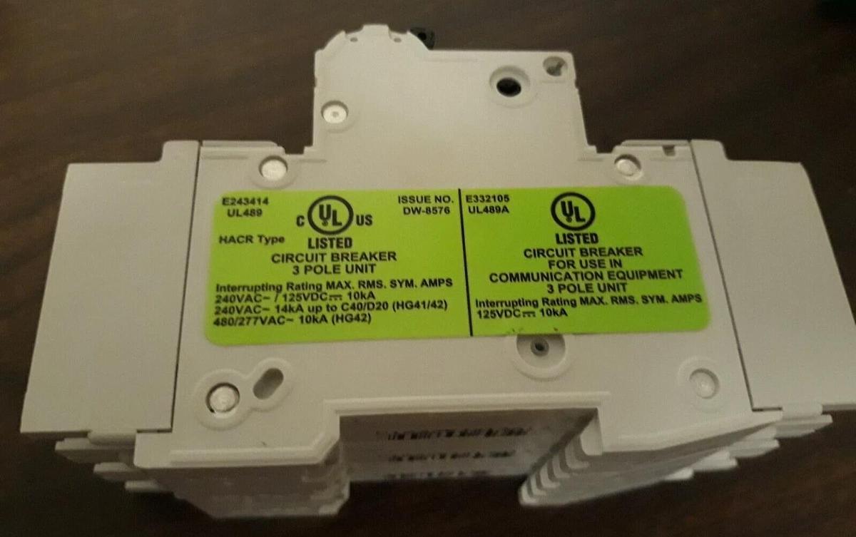 Used Siemens  5SJ4316-7HG42 / 3-Pole Circuit Breaker