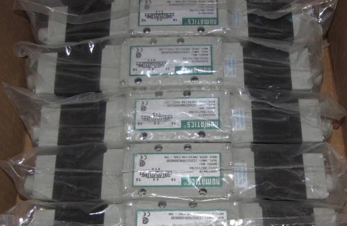Numatics ISO 5599/2  air valve I23SS700K000030  *new*