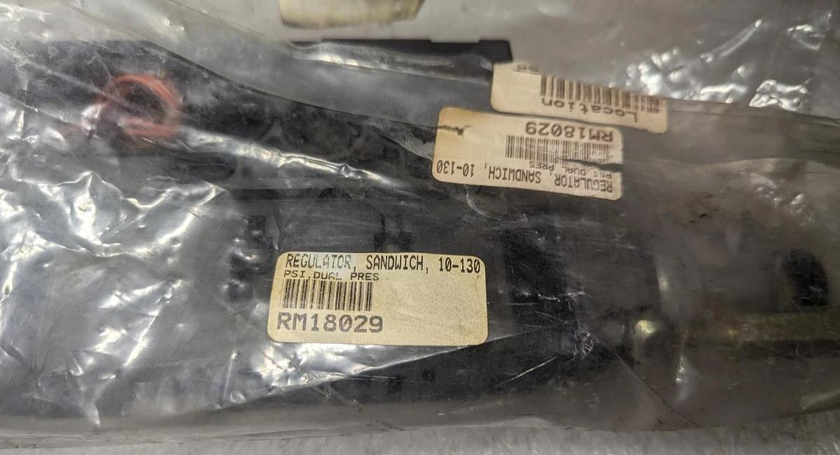 Numatics I12RC115JP19Z00  Sandwich Type Regulator Valve RM18029