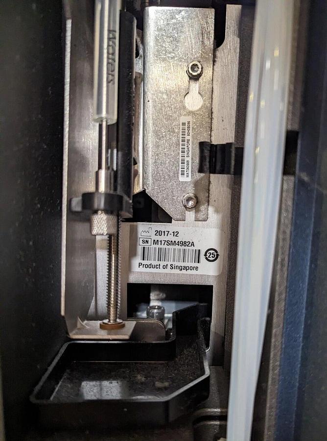 Refurbished 2014 Waters E2695 Alliance HPLC System with bottle tray and column heater