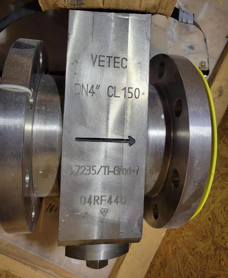 4" TI-Grade 7,  Samson VETEC type 82.7 rotary plug valve with actuator