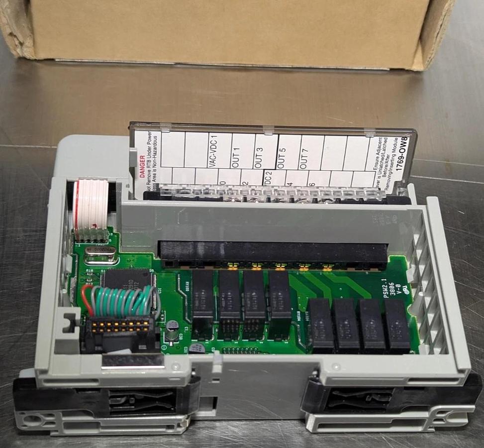 Allen Bradley  1769-OW8  Compact  I/o Output Module Ser B