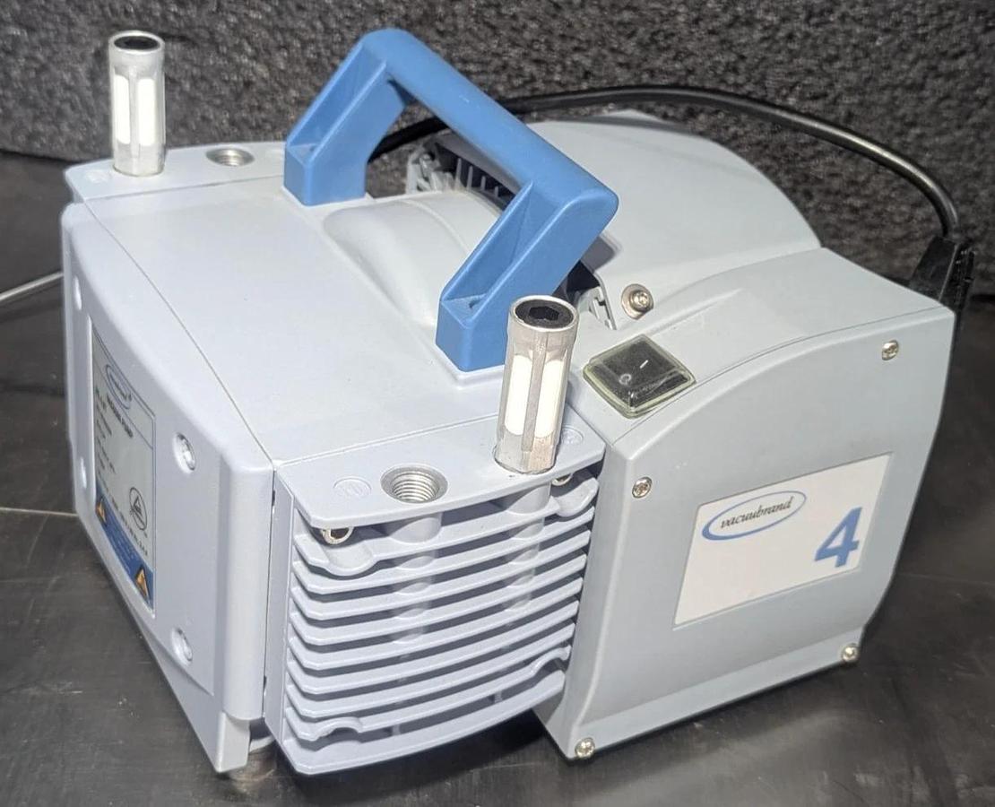 Used Vaccumbrand  ME 4NT  Diaphragm Vacuum Pump, 70 mbar
