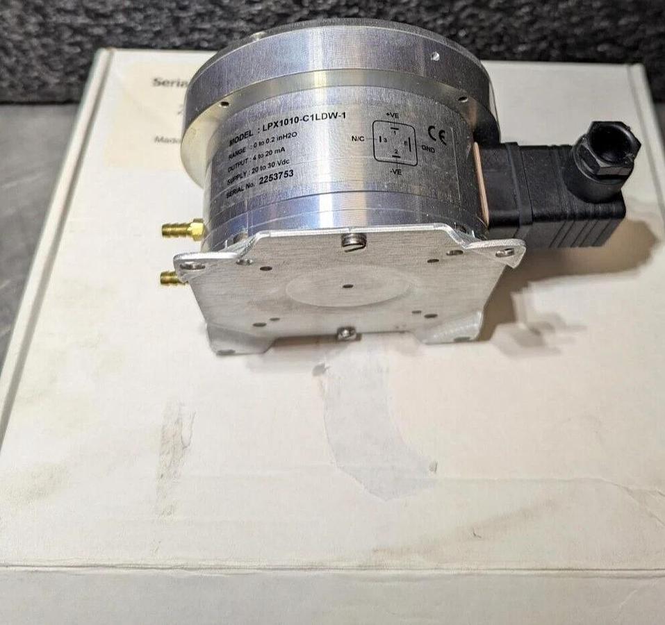 General Electric LPX 1010-C1LDW-1 Pressure Sensor   LP 1000 Series