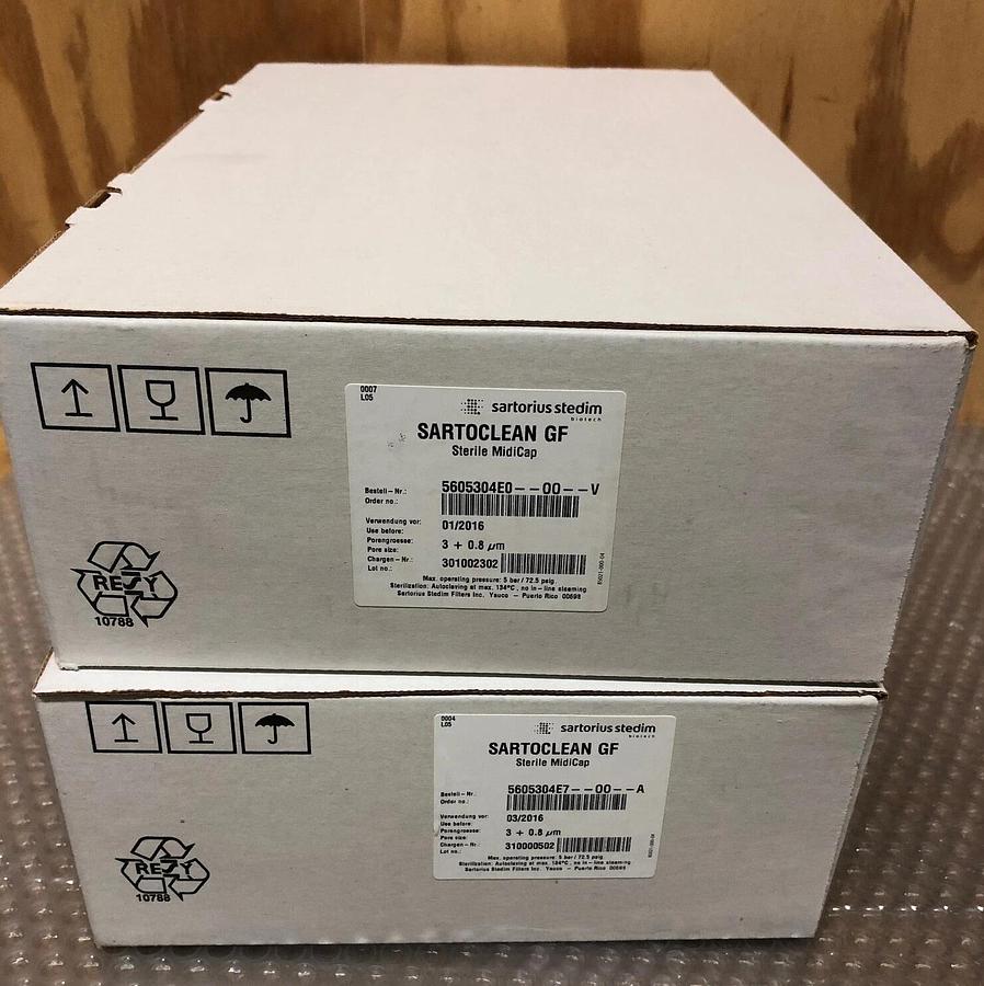 1 box of 4 Sartorius™ Sartoclean® GF MidiCaps® 0.8µm  Disposable Prefilter