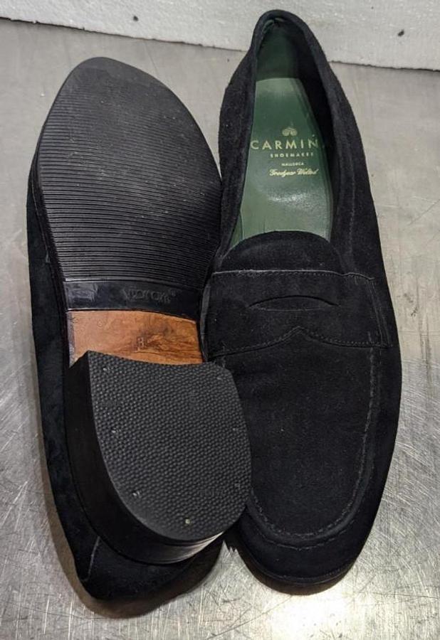 Used Carmina Shoemaker Mens size 8  Black  Dress Shoes Bow Loafers Slip-ons
