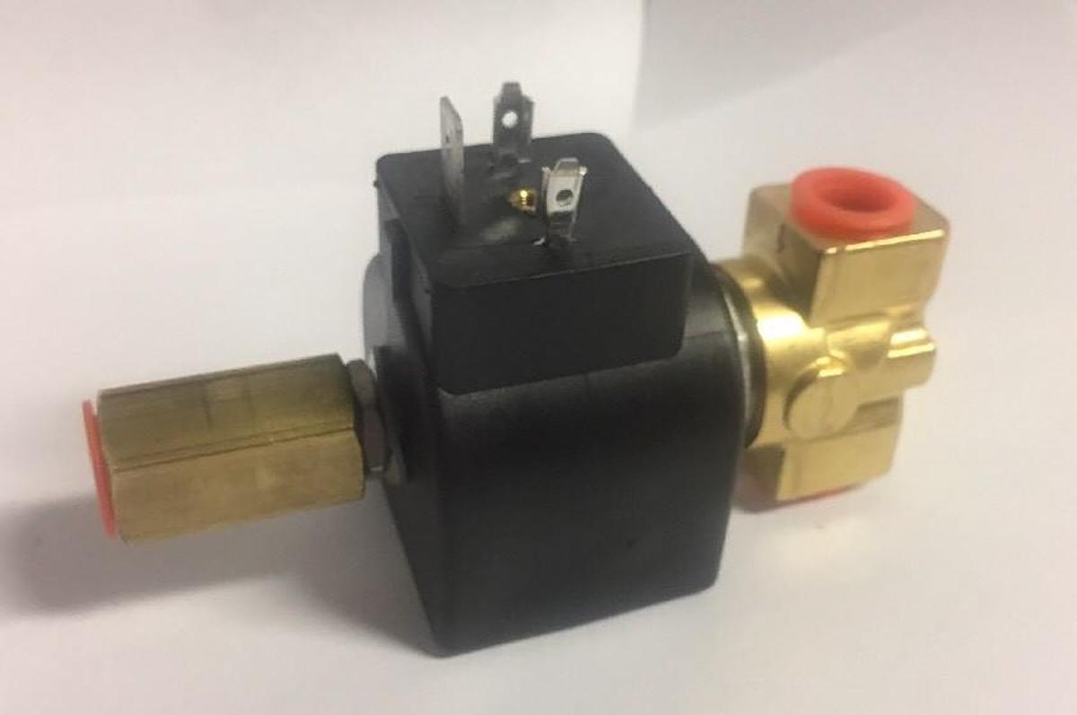 Used Parker Valve Brass 1/4" Single Solenoid, 3-way, type 7133K MP Multipurpose