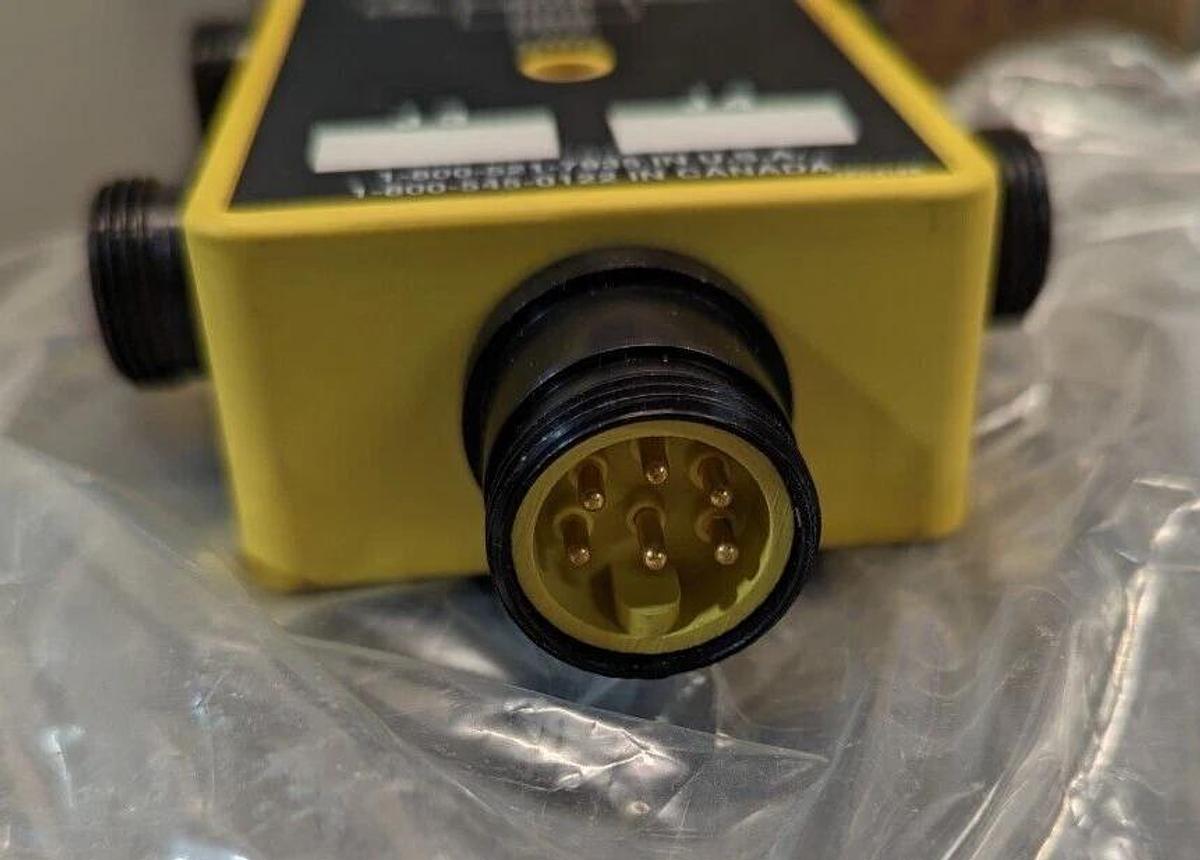 TPC Wire & Cable Super-Trex Mini Multi-Port Box #34004  NEW 4 port