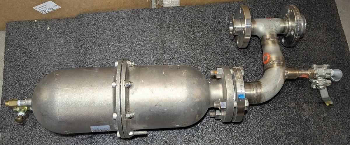 Used Blacoh Fluid Control 02420TF-AT, 316 SS  Stainless Steel Pulsation Dampener