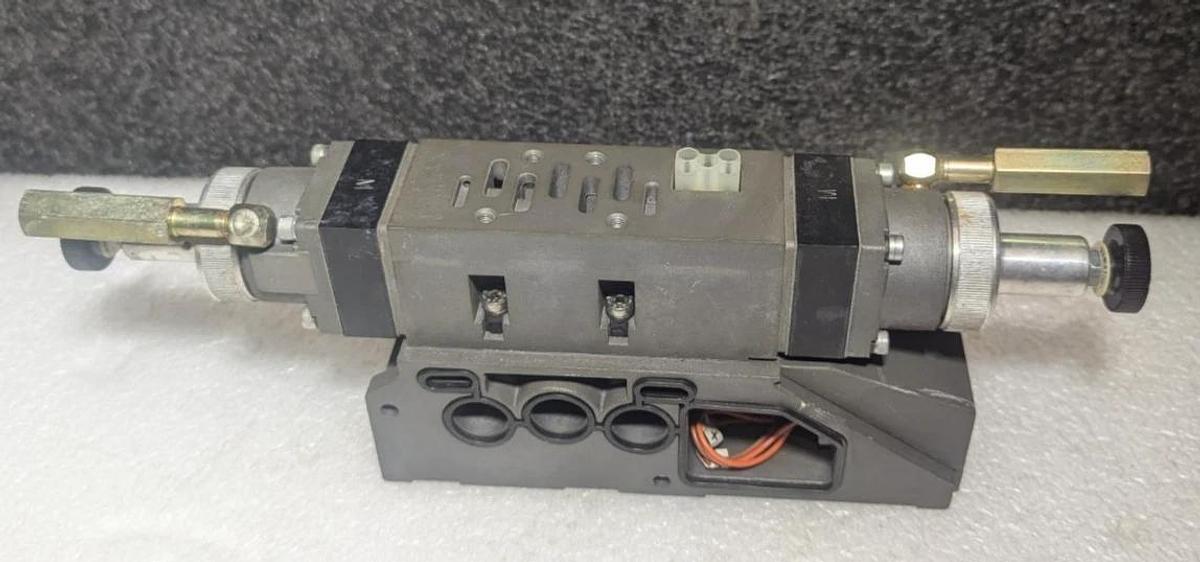 Numatics I12RC115JP19Z00  Sandwich Type Regulator Valve RM18029