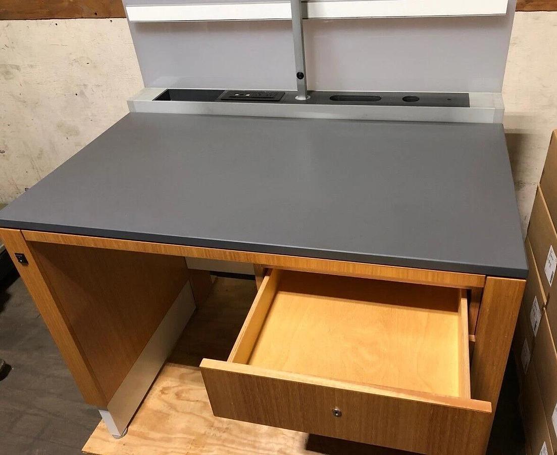 Used Mott Lab Mfg adjustable height 4' lab bench, Mott manufacturing