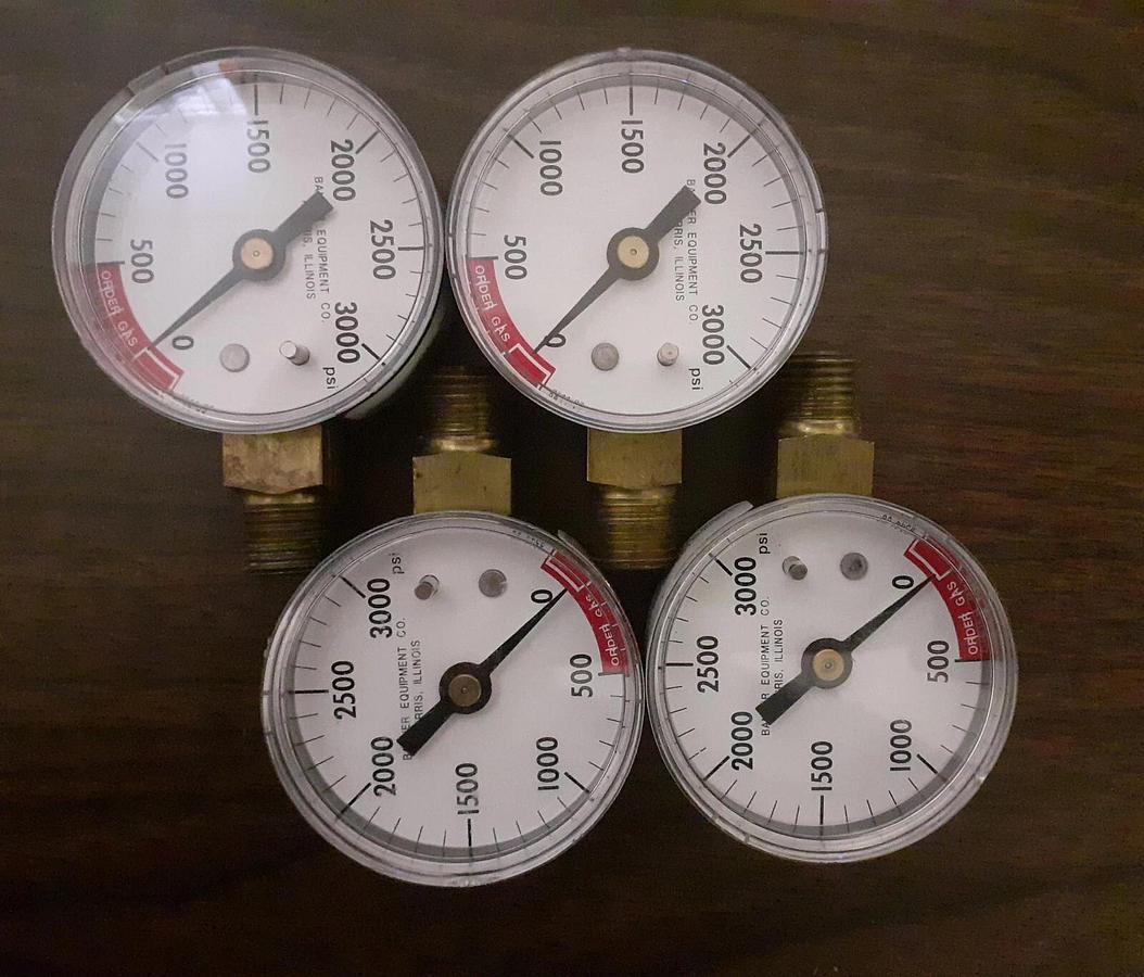 Used 4 - Banner Wika Pressure Gauge Gage 3000 psi 2 inch Face 1/4" NPT Inlet