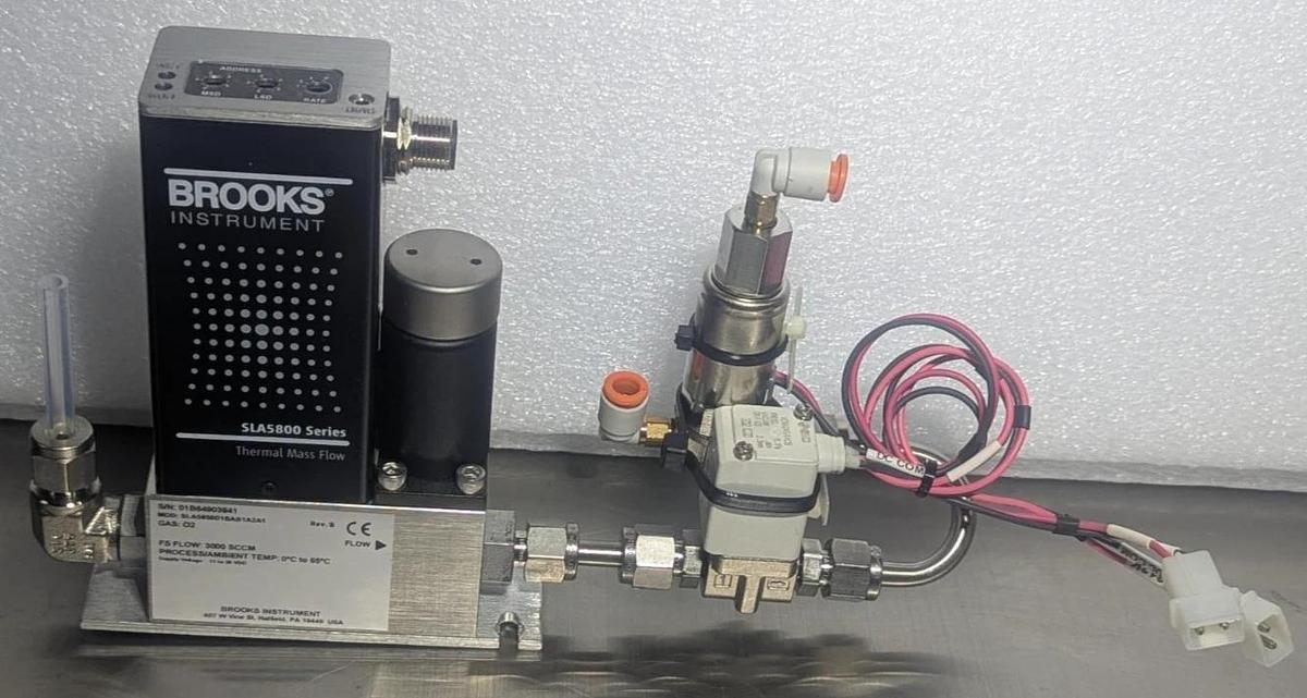 Used Brooks  Instrument  SLA5850D1BAB1A2A1 Mass Flow Controller