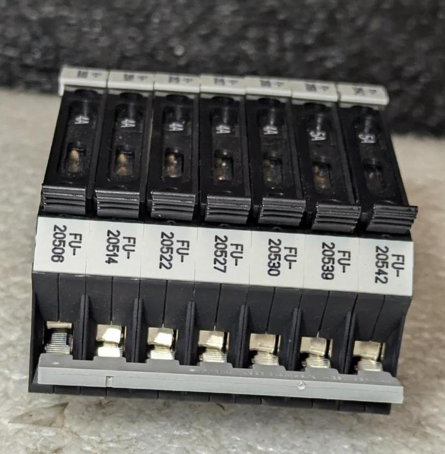 Used Lot of (7)  Phoenix  Contact TYP UK6,3-HESI Terminal Block W/Fuse