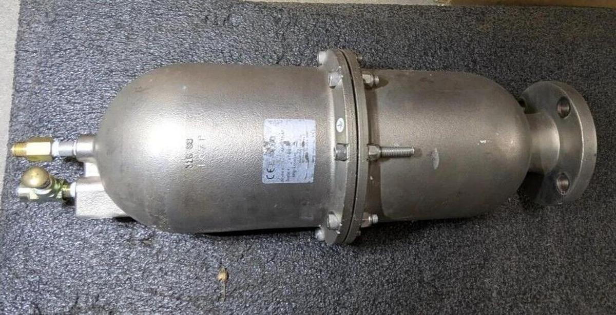 Used Blacoh Fluid Control 02420TF-AT, 316 SS  Stainless Steel Pulsation Dampener
