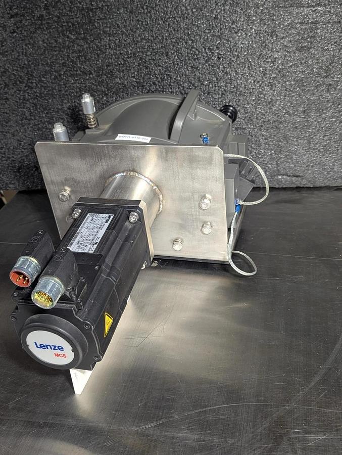 Used Watson Marlow Peristaltic Pump 073.0104.000 w/ Lenze MSC09D41 &E94P04 controller