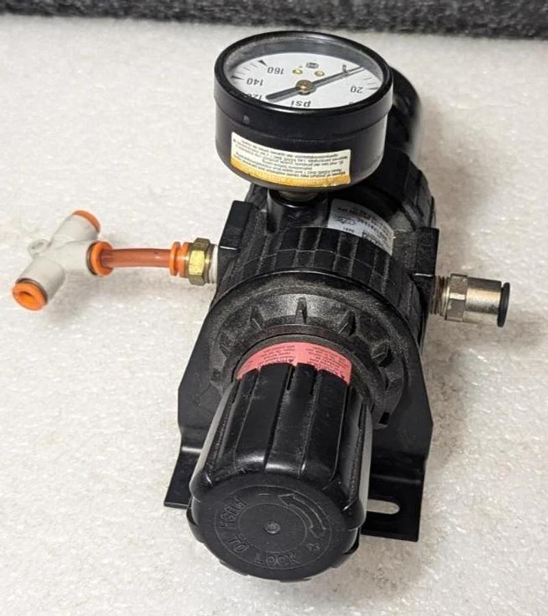Used Parker 06E12A13AC Filter Regulator