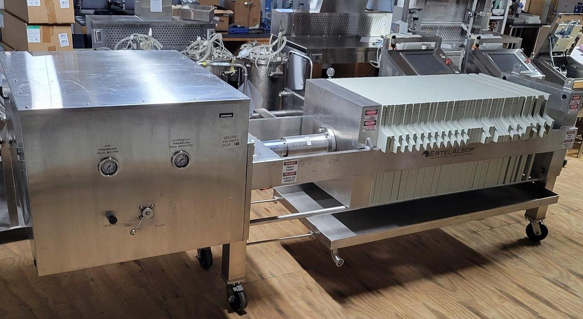 Used ErtelAlsop L604-46 stainless steel plate and frame filter press 24" x 24"