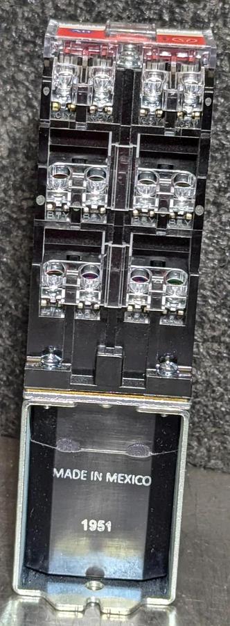 Used Allen Bradley 700S-DCP1020Z24 Safety Control Relay