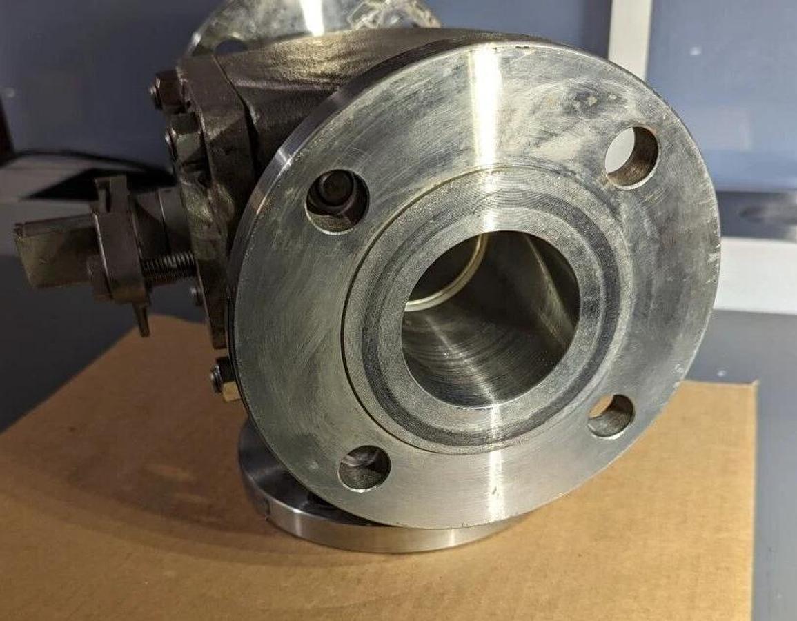 TCI 2 1/2",  3-way full port modulating stainless steel valve TC-0802A