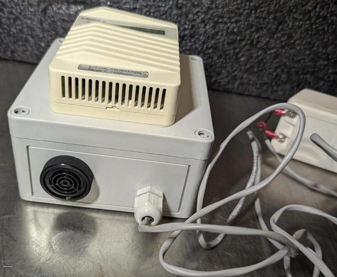 Used TharSFC  CO2 Ambient Air Sensor Alarm with Power Cord 16001267