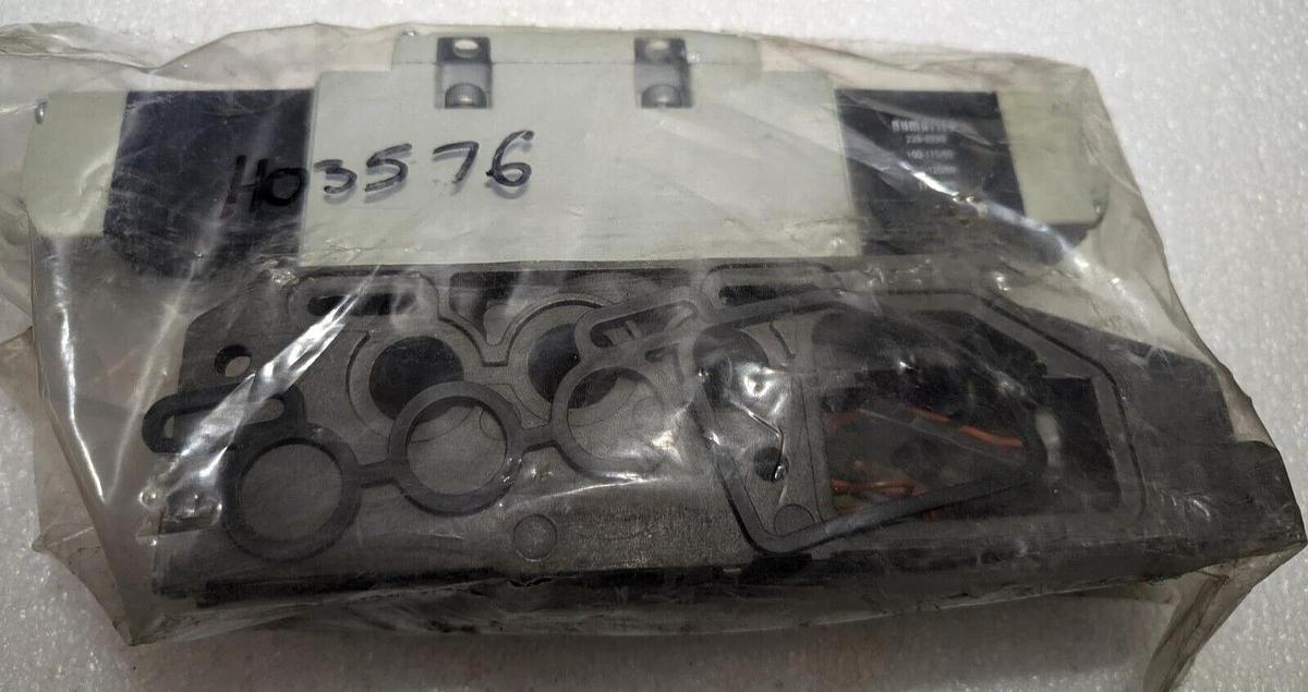 Numatics I24SS515K000030  Pnuematic Solenoid Valve