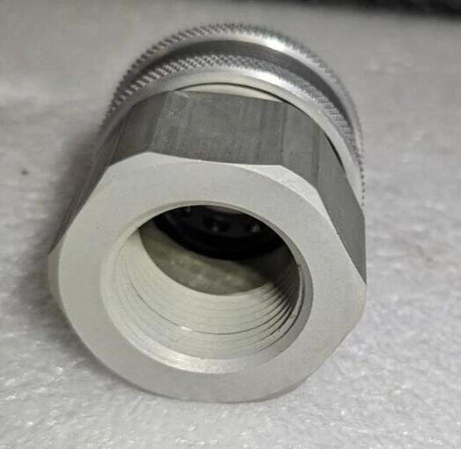 Snap-Tite APHC-16 Hydraulic Quick Connect Hose Coupling 1" Female