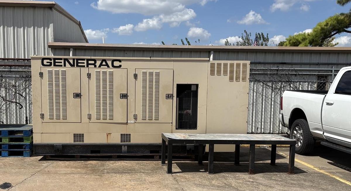 Used Generac SG250 Natural Gas Generator 250kW 480V 3Ø less than 120 hrs!