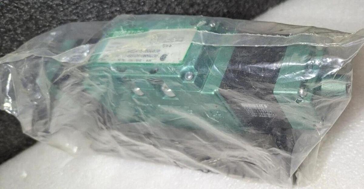 Numatics  135SS415K000030 /134SS400K000030 Solenoid Valve