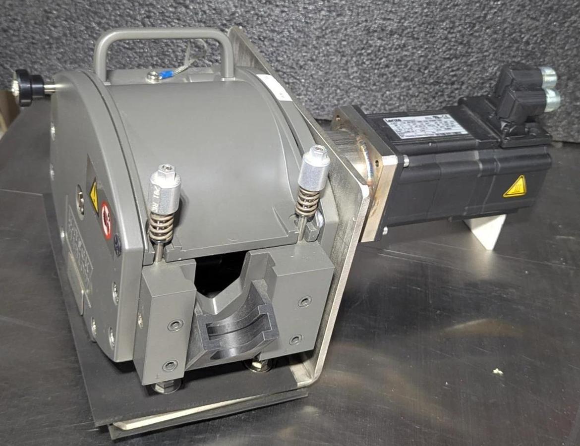 Used Watson Marlow Peristaltic Pump 073.0104.000 w/ Lenze MSC09D41 &E94P04 controller