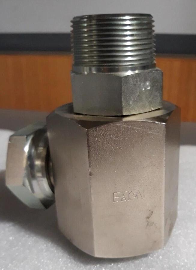 Eaton 5500 Series Swivel Joint  1"