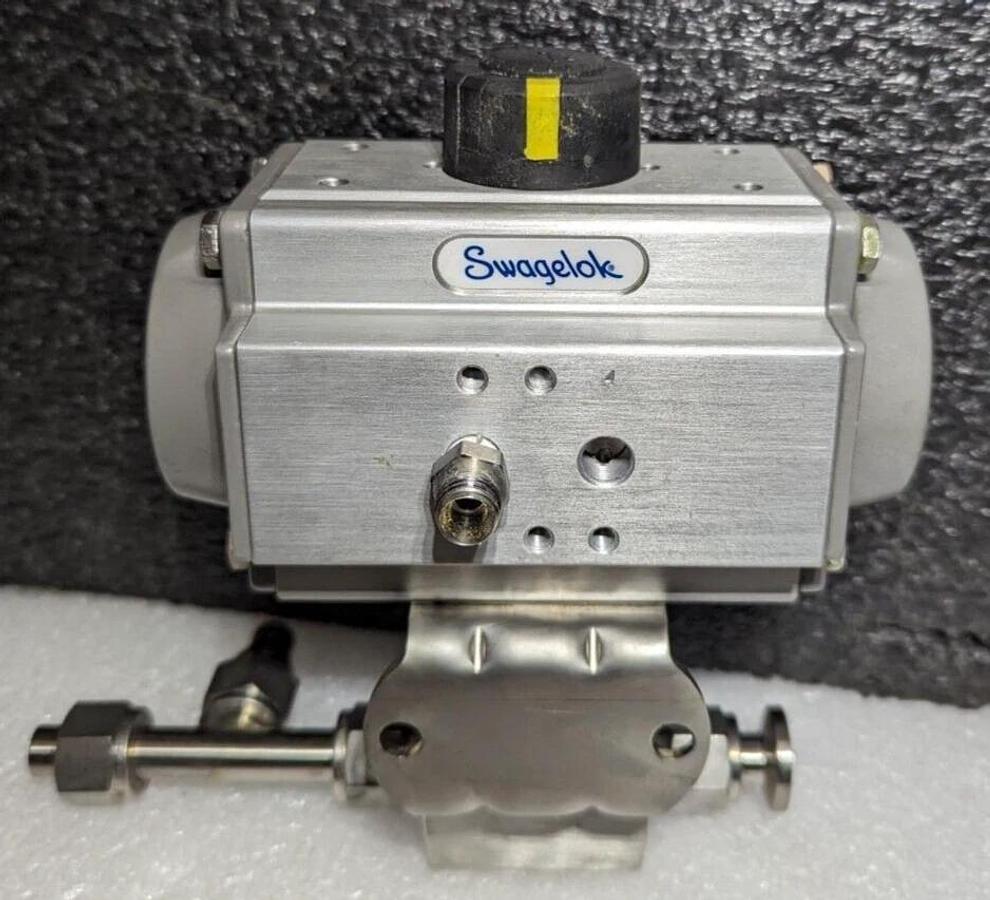 Used Swagelok  SC00030-4U ,MS-A30-4-DIN Rotary Actuator, 90°, Spring-Return