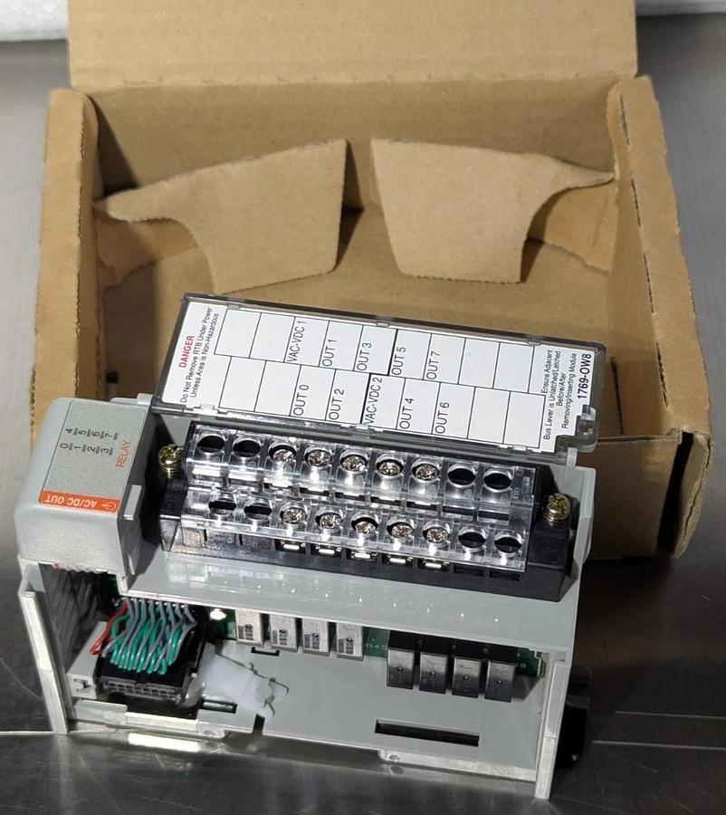 Allen Bradley  1769-OW8  Compact  I/o Output Module Ser B