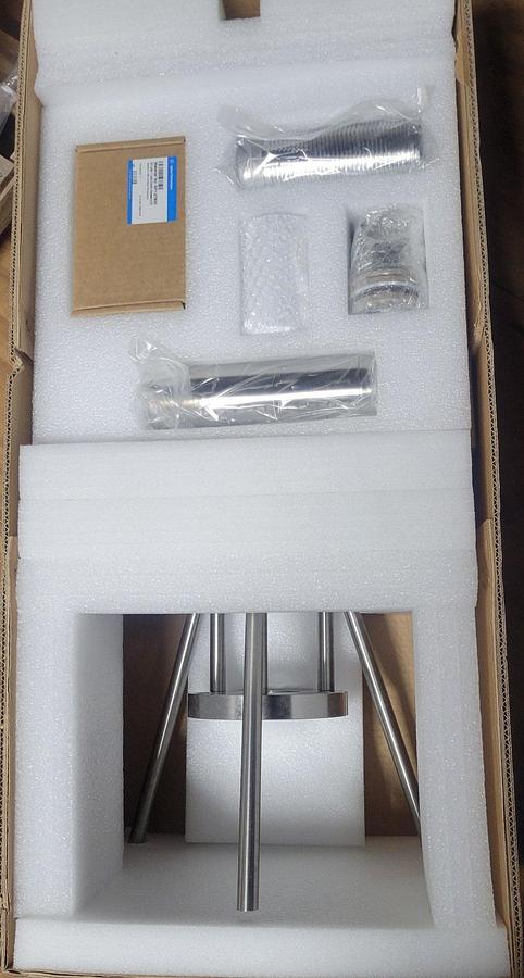 Used Agilent PCG93LL500X75WJ. Load & Lock 4003 column, 75 x 500 mm.
