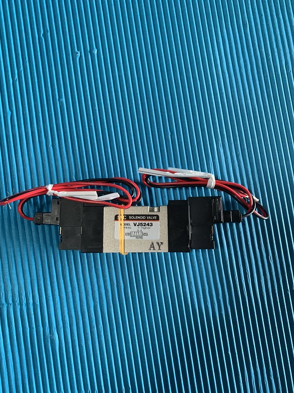 Used SMC Solenoid Valve VJ5243