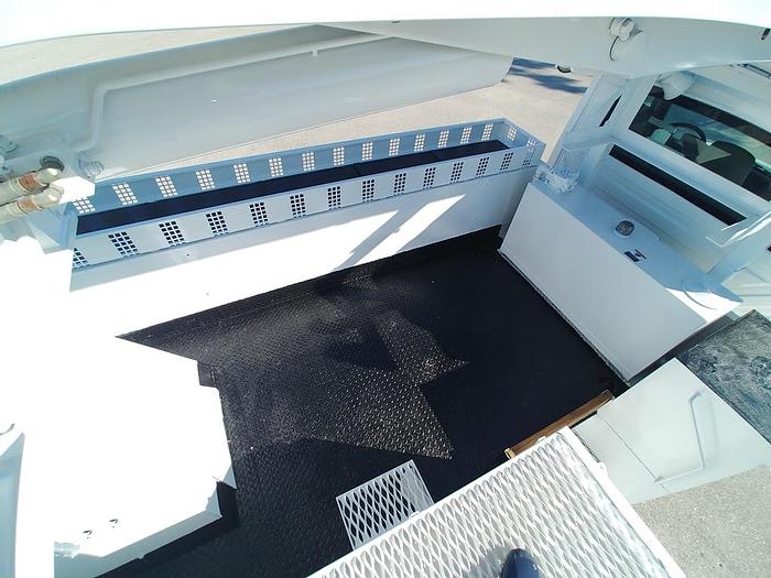 Used Altec DM47-TR Digger Derrick on 2007 International 4300 Utility Truck - 80412