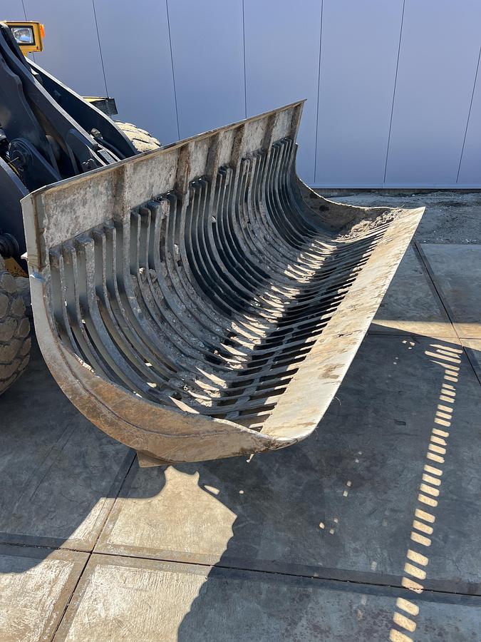 Used 2001 Volvo L70D