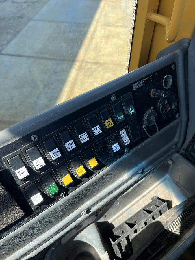 Used 2001 Volvo L70D