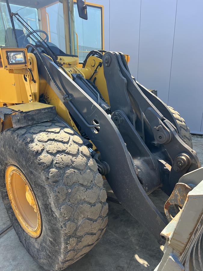 Used 2001 Volvo L70D