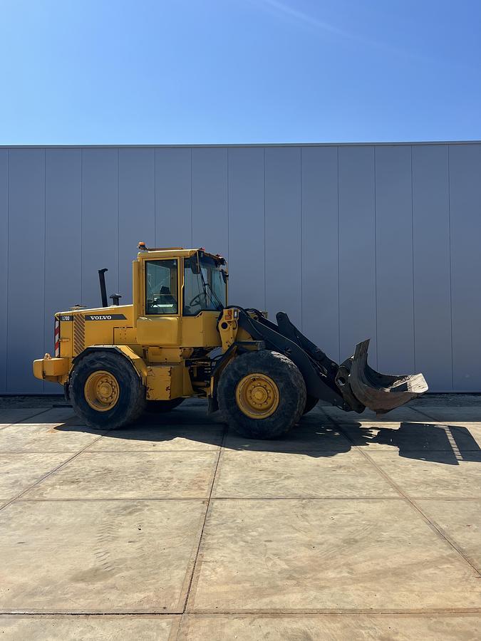 Used 2001 Volvo L70D