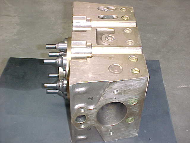 Used CYLINDER HEAD MTU MD 871 UM 1D