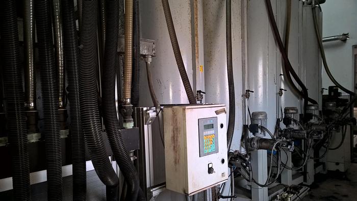 Used DYEING COLOUR KITCHEN 1995 COLOR SERVICE