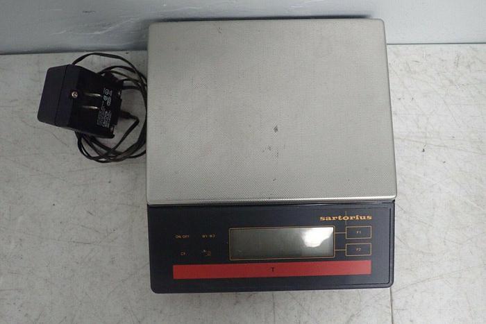 Used Sartorius QT12 QT 12 Industry 12000 g/1 g Digital Balance Scale with Wood Case