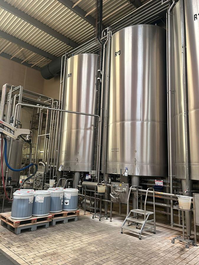 Used 40,000 Litre 316 Stainless Steel Jakceted Tanks with Agitation