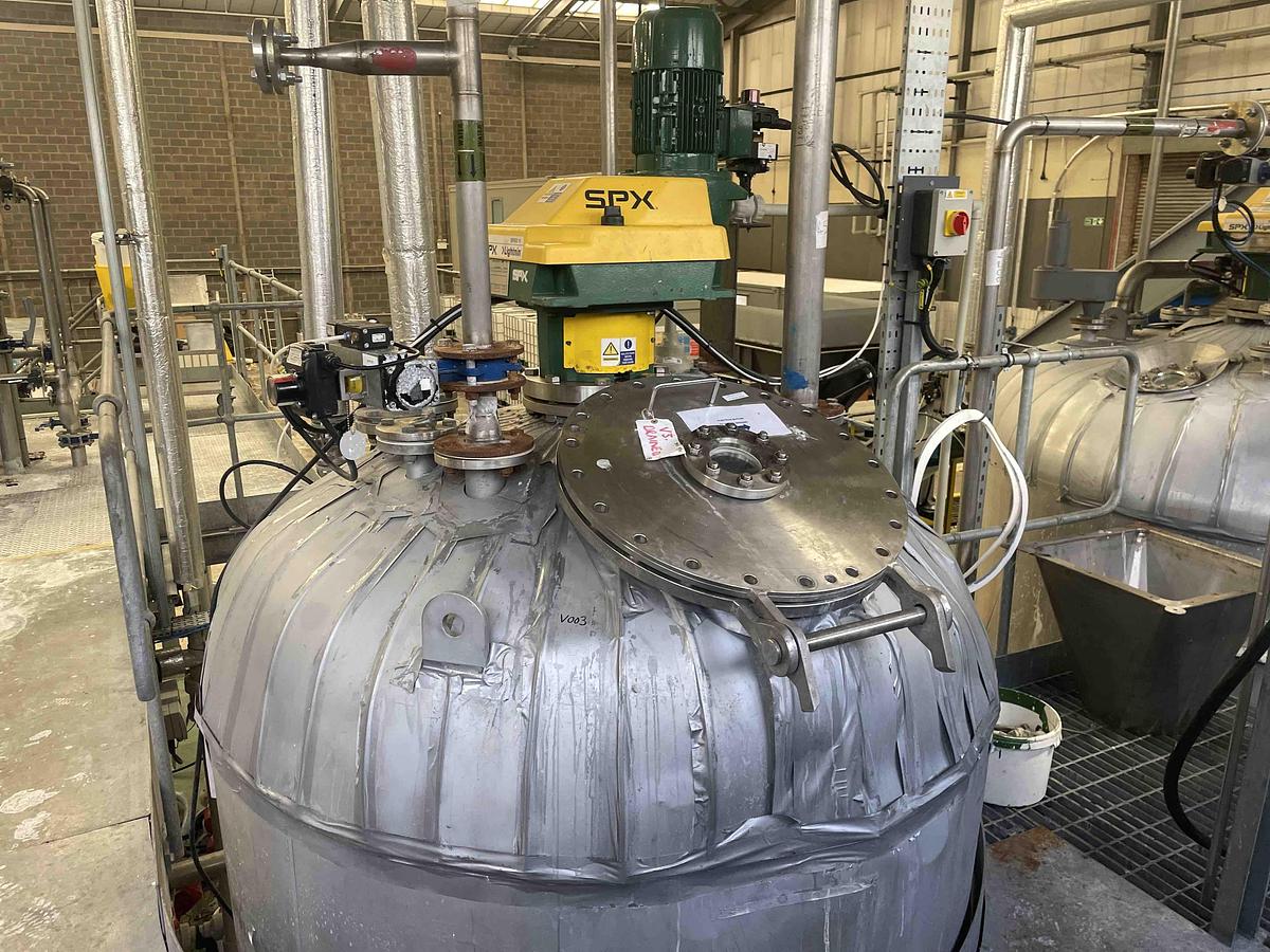 Used 4800 Litre Stainless Steel Tank with Agitation and Jacket