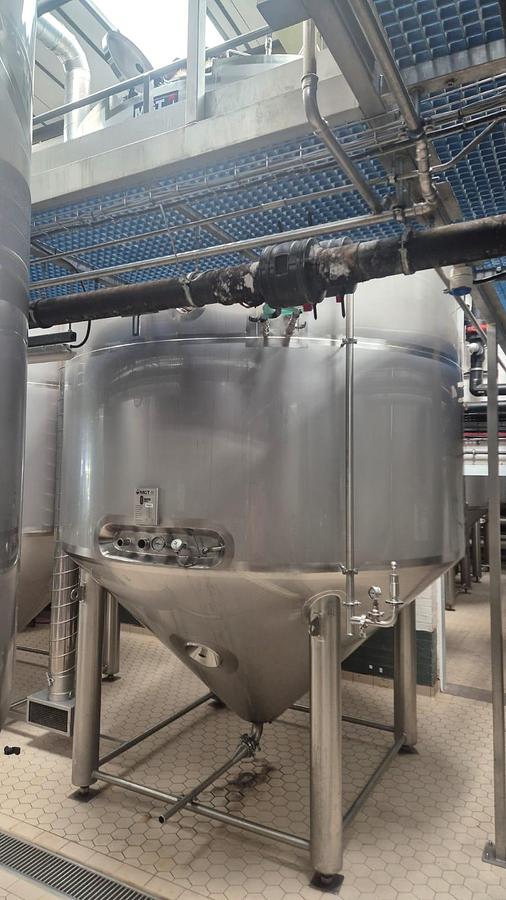 Used 17,000 Litre 304 Stainless Steel Fermentation Vessels