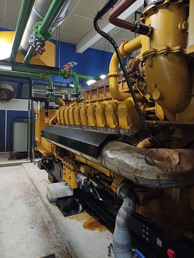 Used 2 × CATERPILLAR G3520C GAS GENERATORS | 3.88 MW | COMPLETE CHP POWER PLANT